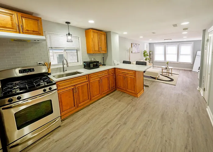 Modern 2br Gem Free Parking-10 Min Midway Airport-15 Min Dtwn *