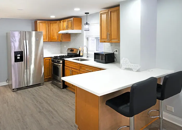 Modern 2br Gem Free Parking-10 Min Midway Airport-15 Min Dtwn Сasa de vacaciones Cicero