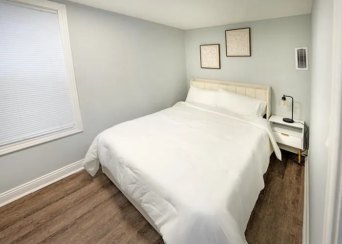 Modern 2br Gem Free Parking-10 Min Midway Airport-15 Min Dtwn *